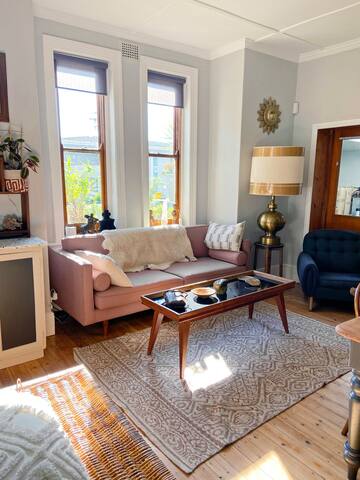 Creative Victorian family home gallery image 5