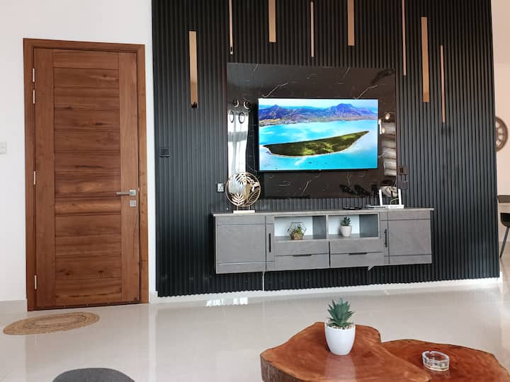 Modern 2br Apartment Near La Croisette, Grand Baie - Maurice