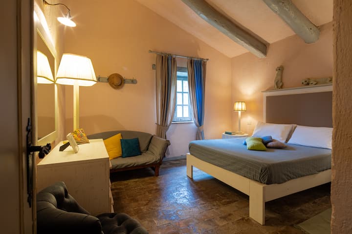 Quarto 1 da casa principal com cama 1,60x2
