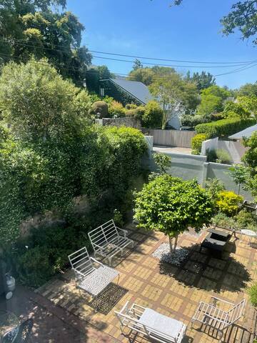 2 bedrooms Upper Newlands apartment gallery image 4