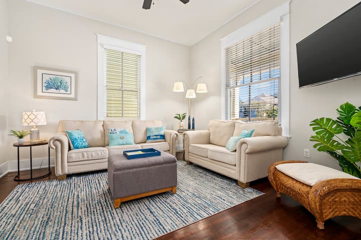 5 Min Walk To Beach! Hot Tub! Dog Friendly - Galveston, TX