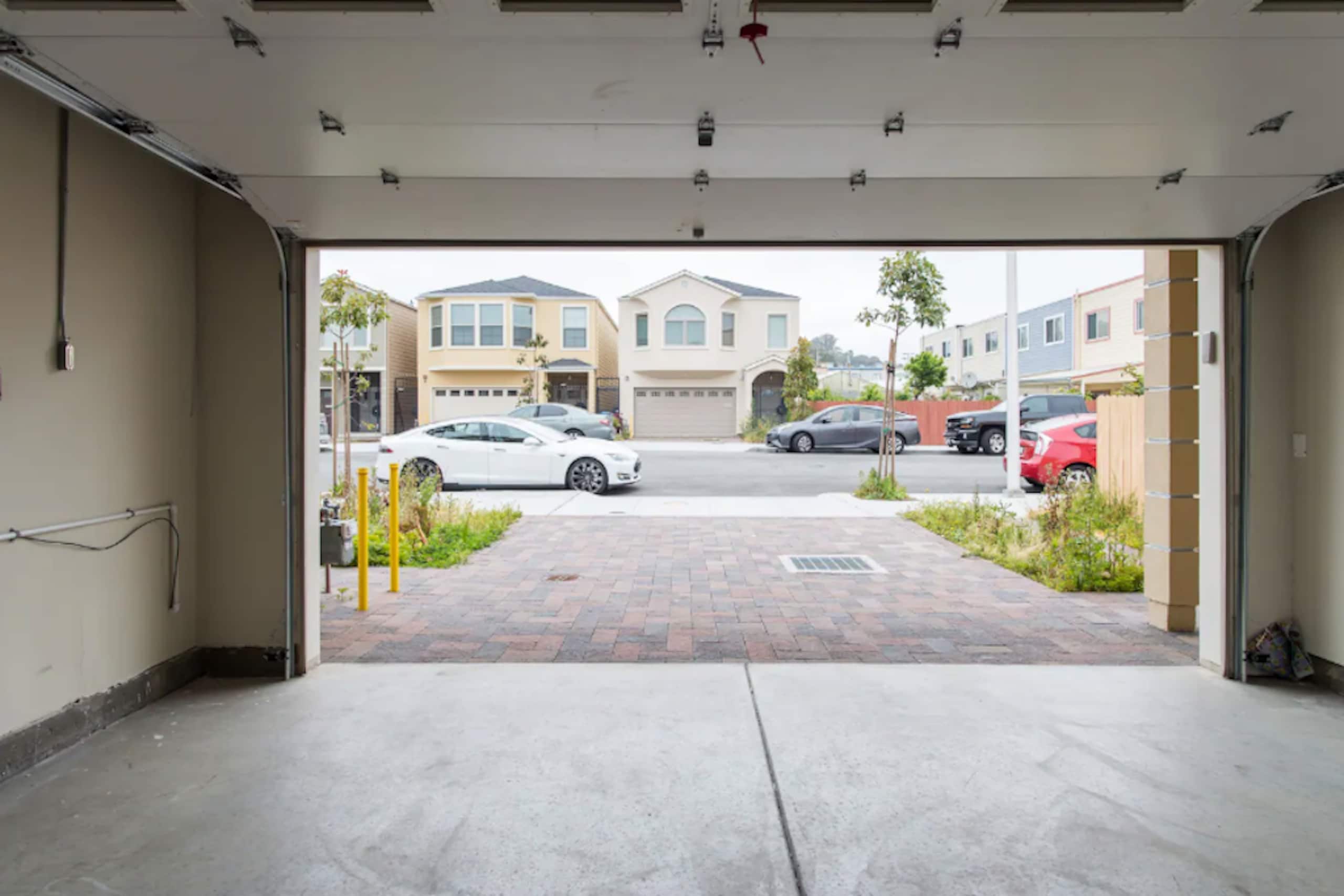 Home in Daly City · ★4.71 · 5 bedrooms · 8 beds · 3 baths - Image 29