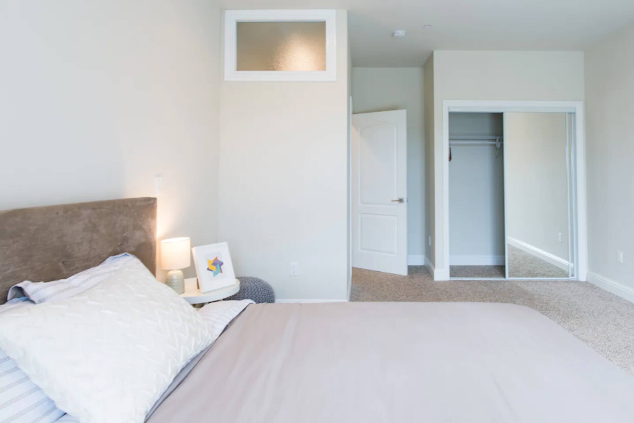 Home in Daly City · ★4.71 · 5 bedrooms · 8 beds · 3 baths - Image 21