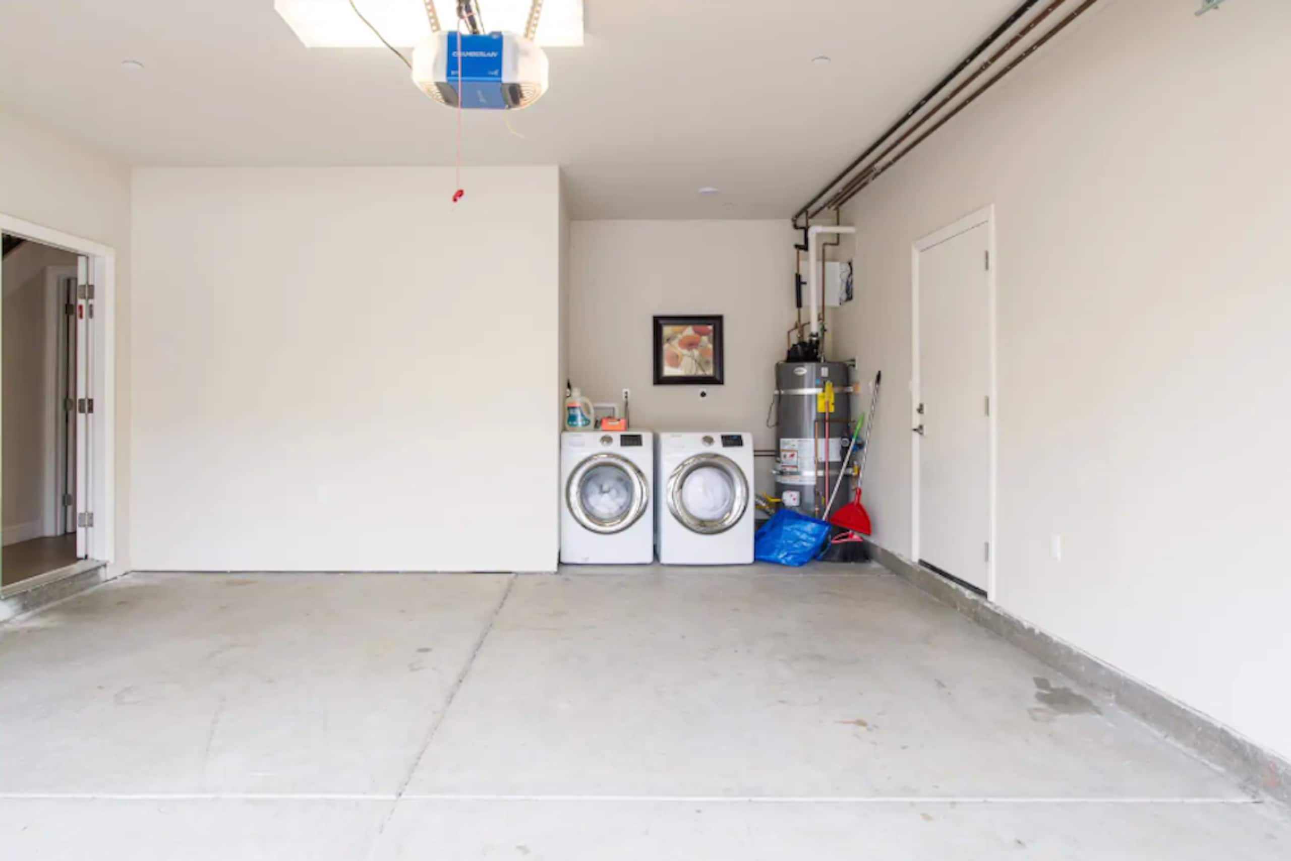 Home in Daly City · ★4.71 · 5 bedrooms · 8 beds · 3 baths - Image 28