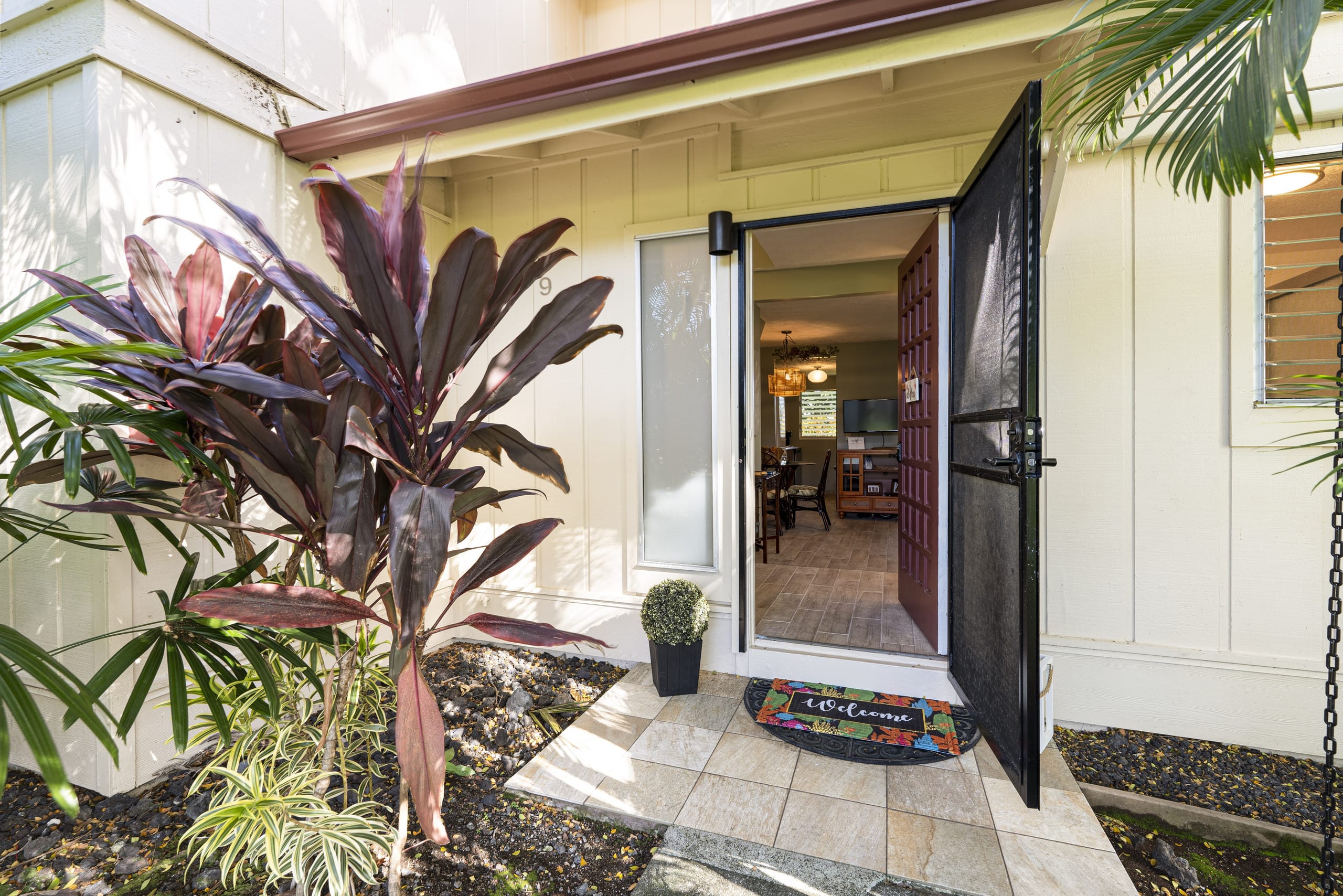 Townhouse in Kailua-Kona · ★4.94 · 2 bedrooms · 4 beds · 2 baths - Image 4