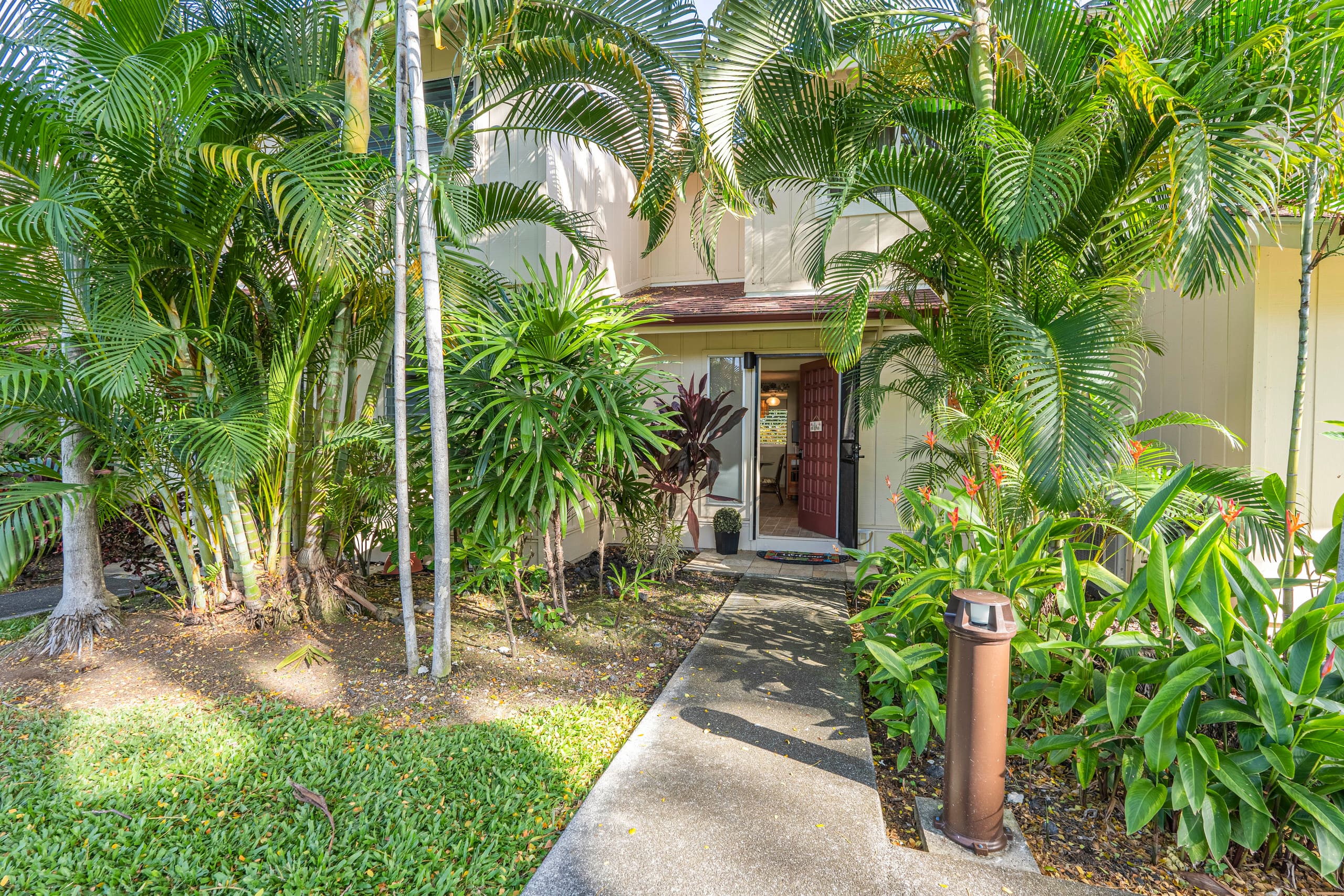 Townhouse in Kailua-Kona · ★4.94 · 2 bedrooms · 4 beds · 2 baths - Image 5