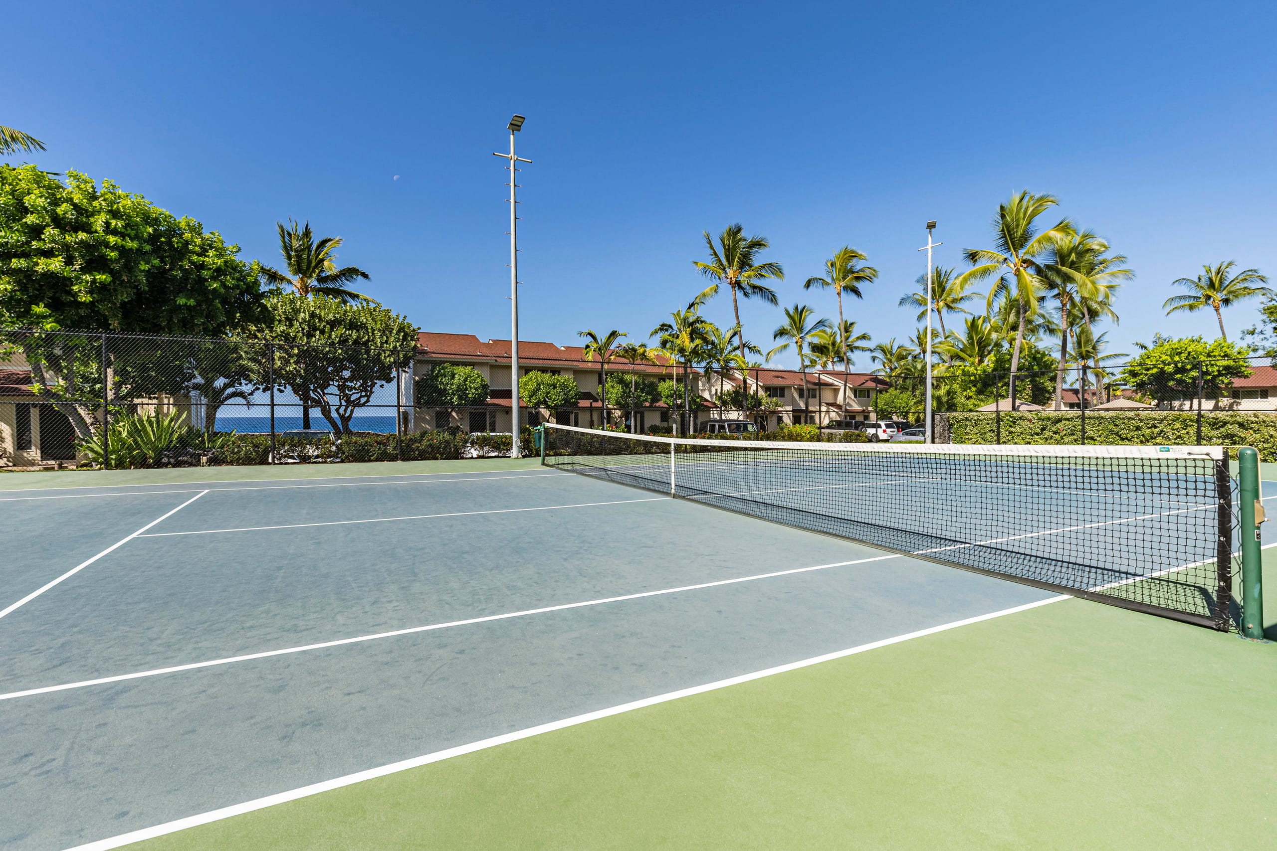 Townhouse in Kailua-Kona · ★4.94 · 2 bedrooms · 4 beds · 2 baths - Image 19