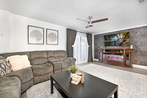 3 BDR Townhouse!