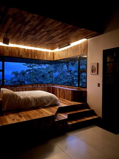 Unique & secluded rainforest cabin with pool