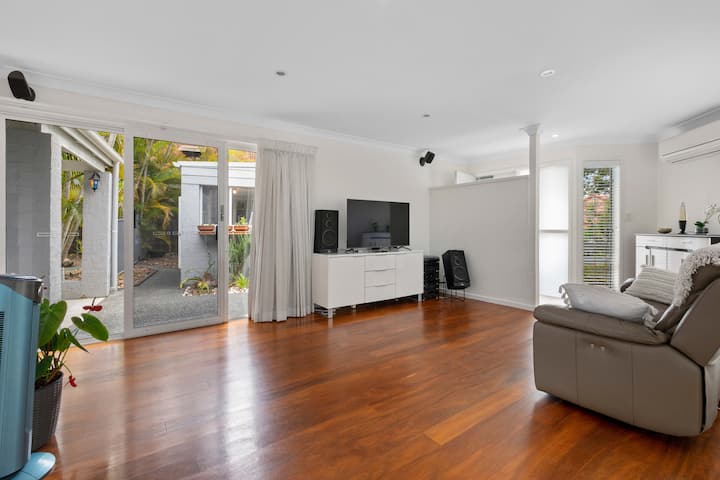 3 Bedroom House With Pool In Quiet Area - Oxley