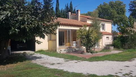 Single-family house with large garden