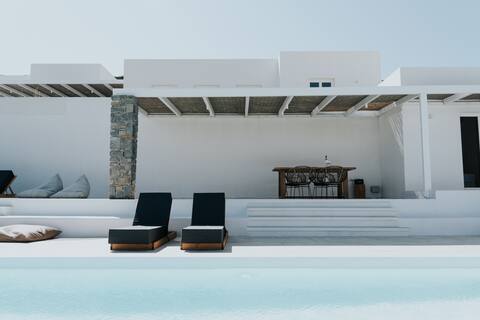 Pili Pala Suites With Private Pool & Sea View