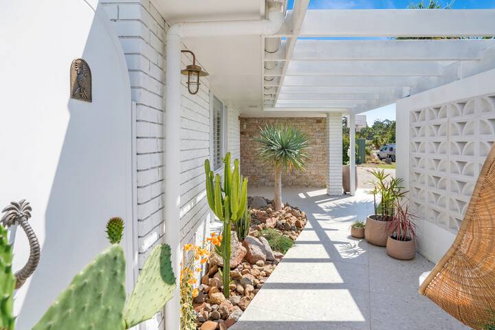 Palm Springs Magic In Mooloolaba gallery image 2