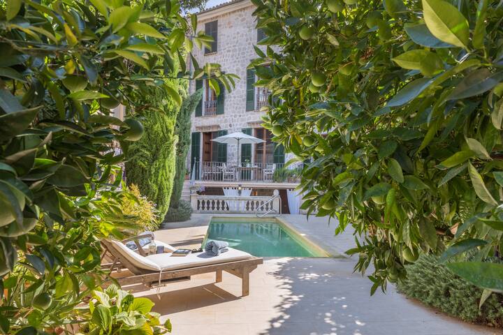 5-Bedroom home w/ heated pool, Soller centre gallery image 2