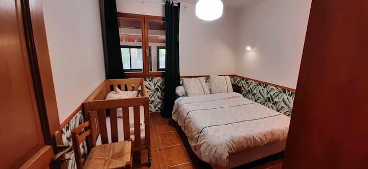 lit 140 avec lit bébé et placard penderie