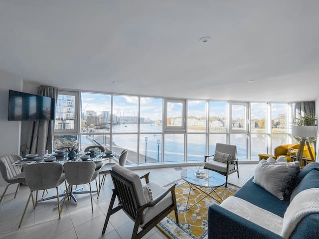 Luxury Riverside Retreat with Stunning Views