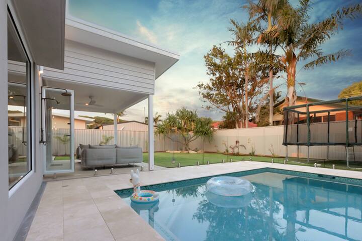 Cabablanca – Coastal Luxe with Magnesium Pool gallery image 5