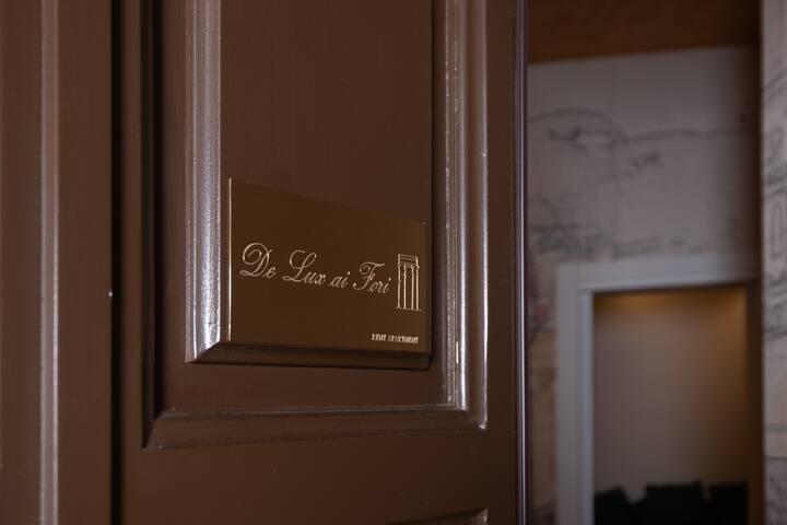 Luxury apt. very close to Forum and the Colosseum gallery image 3