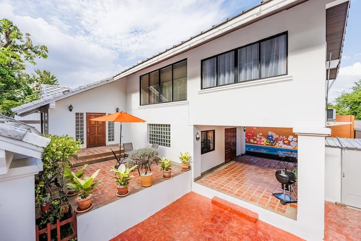 Sixty-Two Private Villa/Breakfast+Pick up+Cleaning gallery image 2