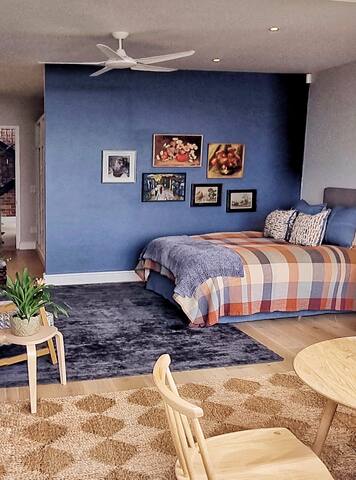 The Dragon Tree Guesthouse Double Suite + Kitchen gallery image 3