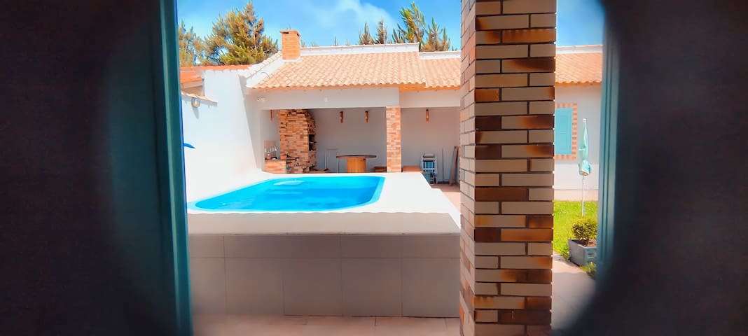 Entire home with 3 bedrooms in Tramandaí - Excelente Casa  com piscina