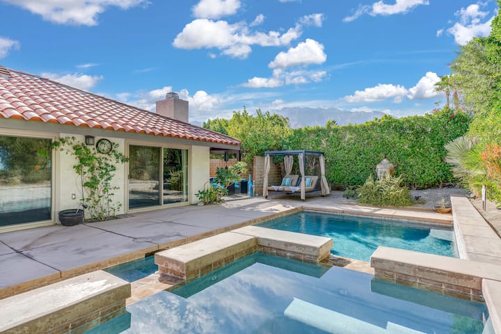 Adobe Villa: Huge Backyard W/ Heated Pool & Spa - Palm Springs, CA