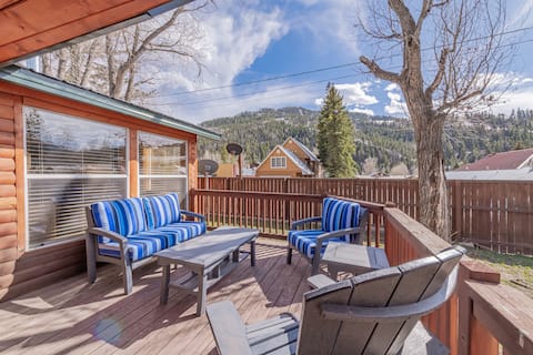 In Town of Red River 3Bed 3 Bath Single Story