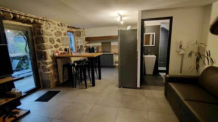 L'escapade Amoureuse Gite Jacuzzi Piscine Privés - Jaujac
