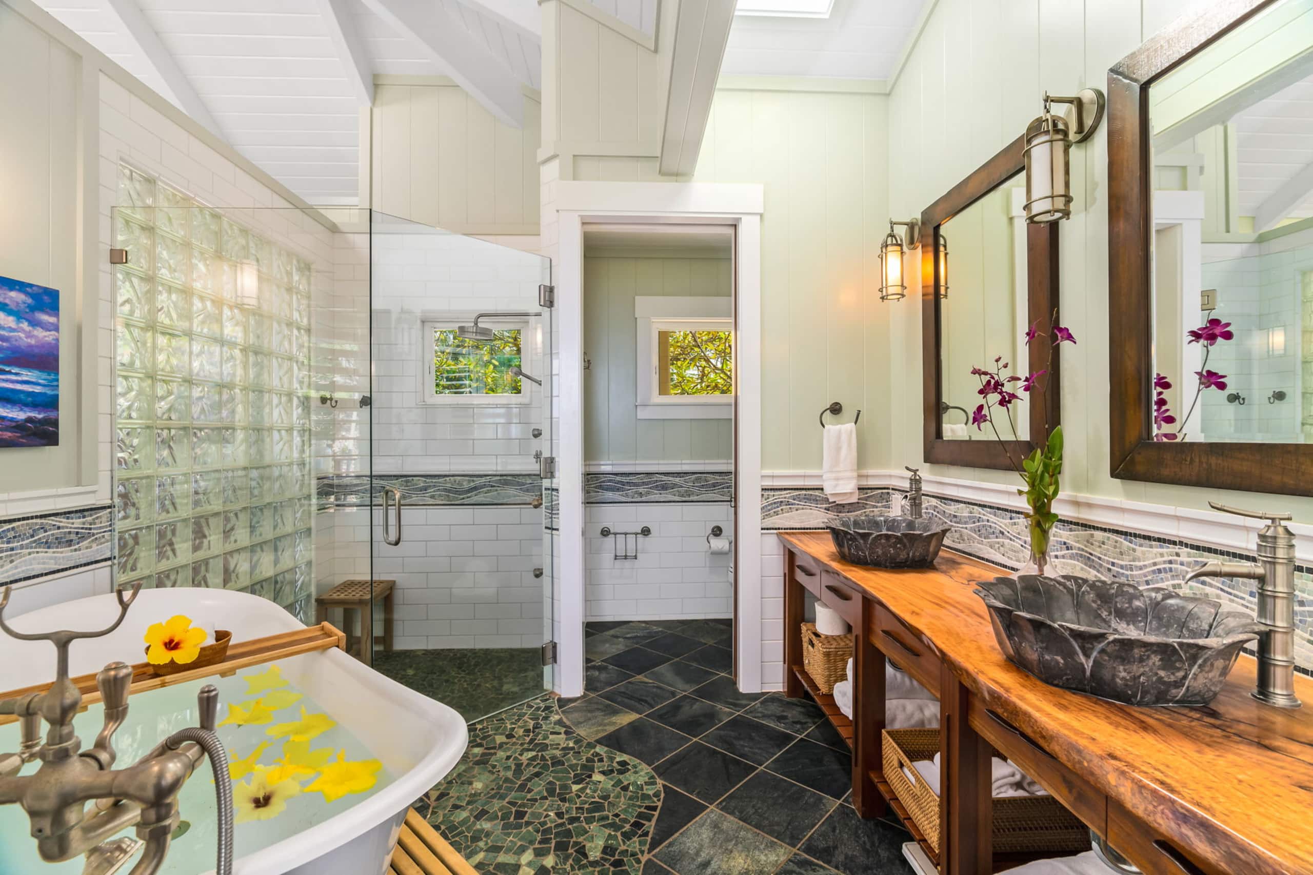 Home in Anahola · ★4.91 · 4 bedrooms · 6 beds · 4 baths - Photo 18