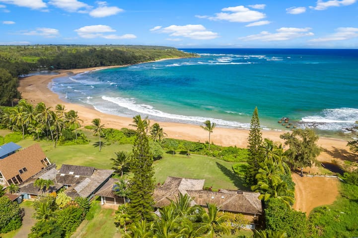 Luxe Beachfront Anahola with A/C gallery image 3