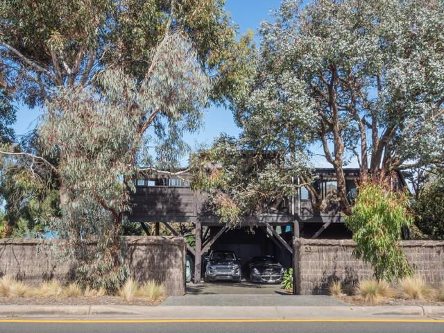 Stunning views and direct beach access gallery image 3