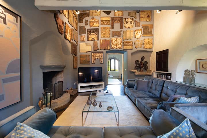 Casa Rufina, Beauty And History Of The Pals Wall - Pals