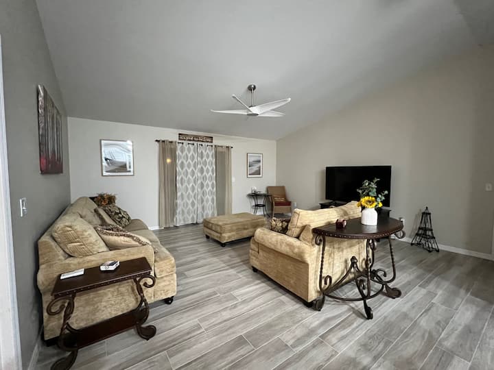 Navi’s Joy House - Lake Placid, FL