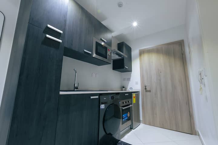 Chic Studio W/ Pool, Gym & Lounge – Accra - Ghana