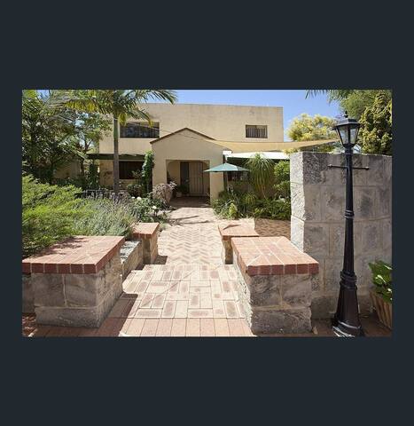 Mediterranean 5-Bedroom Retreat gallery image 4