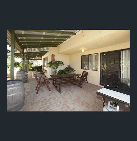 Mediterranean 5-Bedroom Retreat gallery image 3