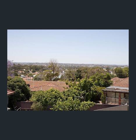 Mediterranean 5-Bedroom Retreat gallery image 5