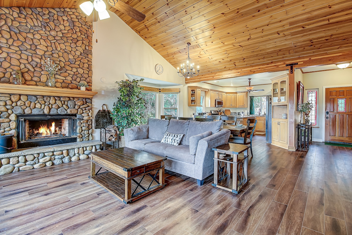 HotTub, WetBar, PoolTable, GameRoom, PatioHeaters - Houses for Rent in ...