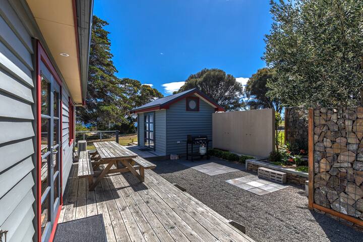 Seaside House – On Waubs Bay! gallery image 3