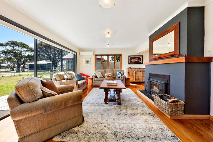 Seaside House – On Waubs Bay! gallery image 5