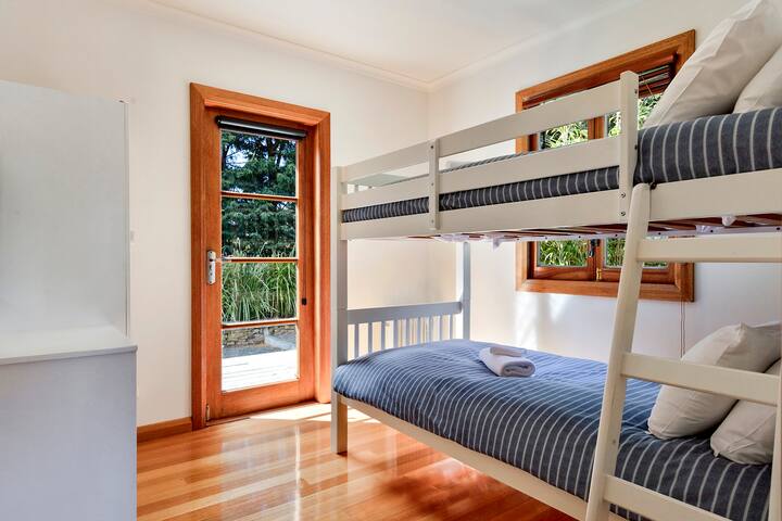 Seaside House – On Waubs Bay! gallery image 4