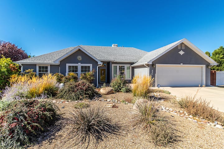 Northern New Mexico Home Perfectly Located!
