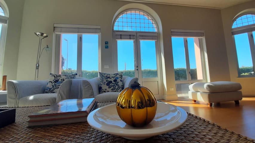 2 New Kings:Harbour views in the Heart of Kalk Bay gallery image 4