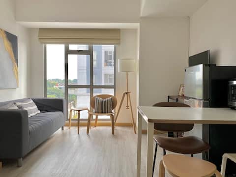 1BR   Scandinavian Room M-Town