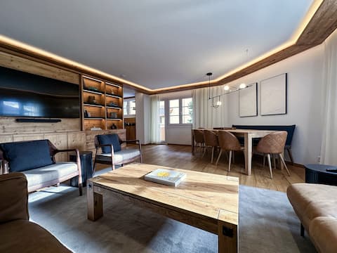 Chic Alpine Elegance: Designer Retreat in Samedan
