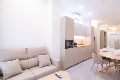 Top performing Airbnb: A beautiful loft next to downtown in Patraix