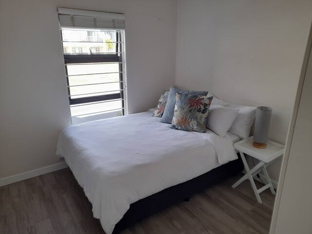 Entire house in Burgundy Estate, Cape Town gallery image 5