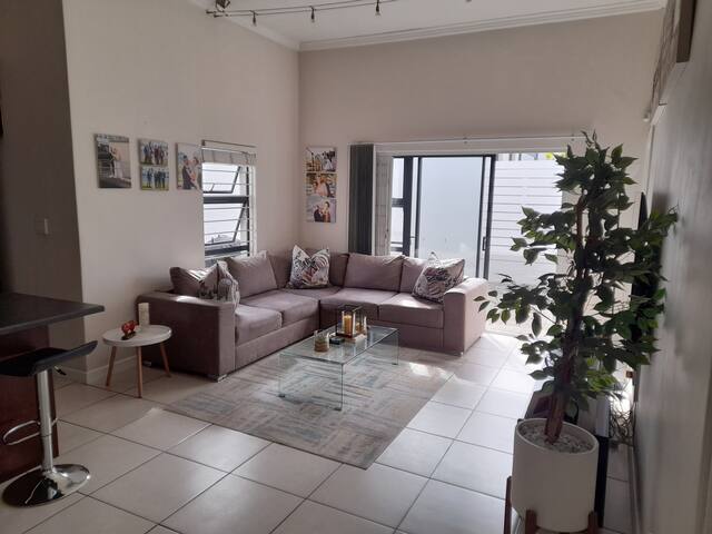 Entire house in Burgundy Estate, Cape Town