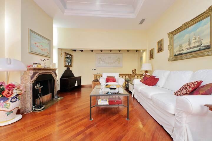 3V Luxury Apartment by Hili gallery image 4