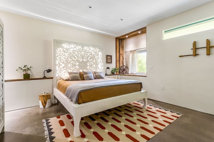 Ground Fl  Bedroom 4 / 1st Fl